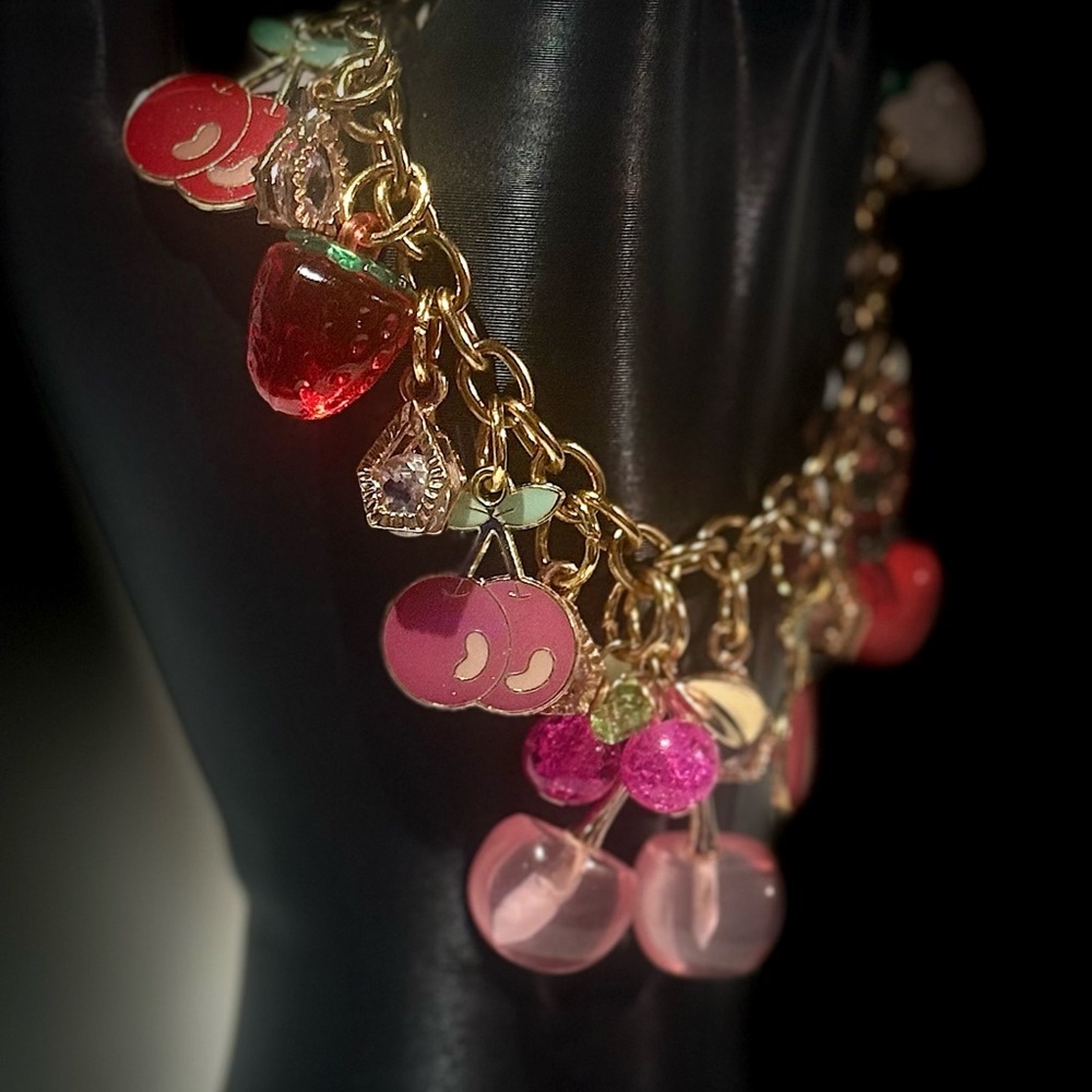 Charming Gold and Pink Bracelet - Picture 3 of 6
